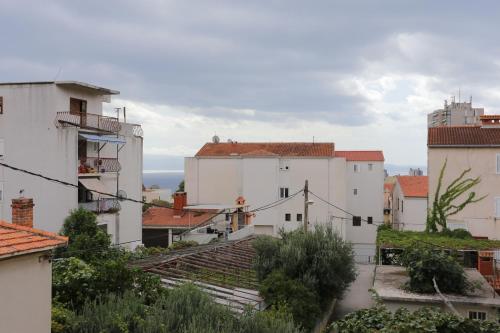 Apartments with parking space Split - 19039