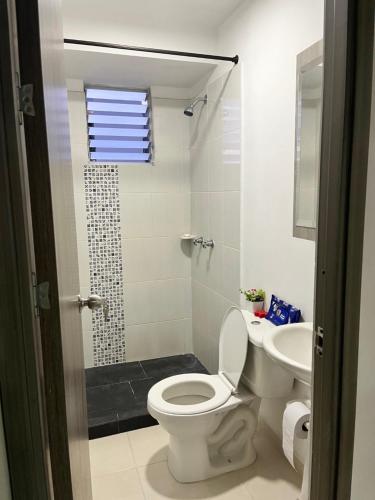Koupelna v ubytování APARTAMENTO CONDINA PEREIRA