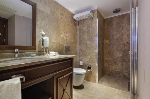 Phòng tắm tại Wyndham Grand Kayseri