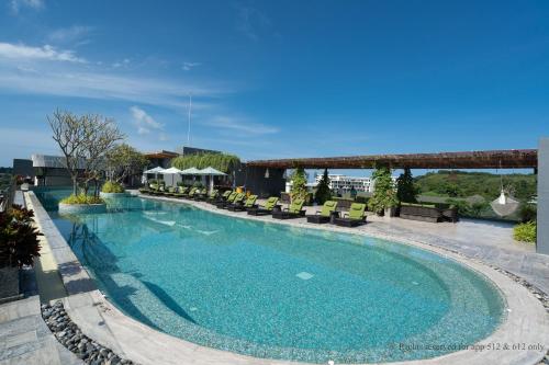 Πισίνα στο ή κοντά στο 2-Bedroom Apartment at Calypso Garden Residences