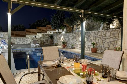 Gallery image of Marakis Villas in Kavrokhórion