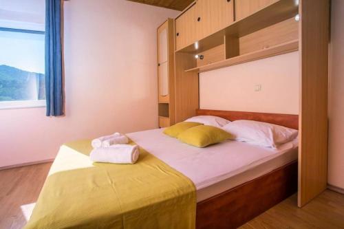 Posteľ alebo postele v izbe v ubytovaní Apartment in Gata with terrace, air conditioning, WiFi, washing machine (4893-1)