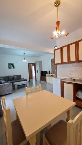 Galería fotográfica de Heming-way Hotel en Durrës