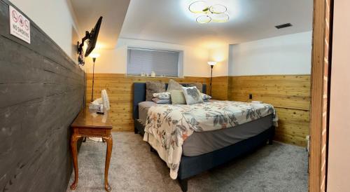 Postel nebo postele na pokoji v ubytování Resort style home living