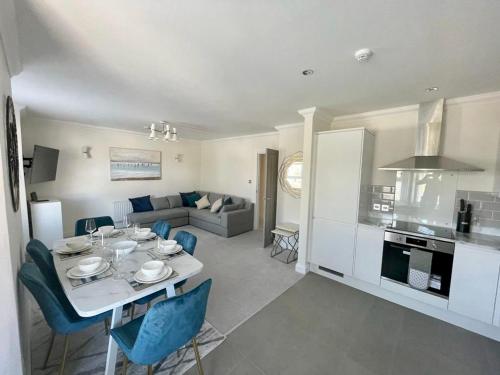 Gallery image of Exquisite apartment, stone throw from the beach in Bournemouth