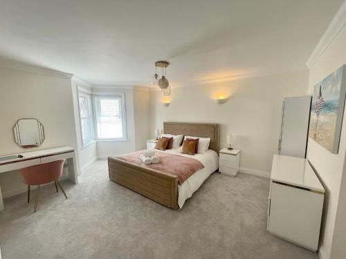 Gallery image of Exquisite apartment, stone throw from the beach in Bournemouth