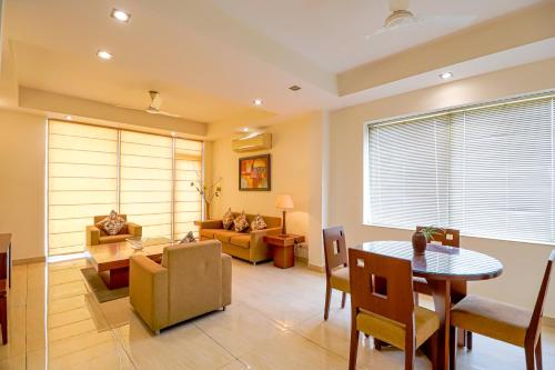 Χώρος καθιστικού στο Ahuja Residency Noida