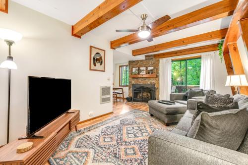 Hemlock Hideaway – Photos 2