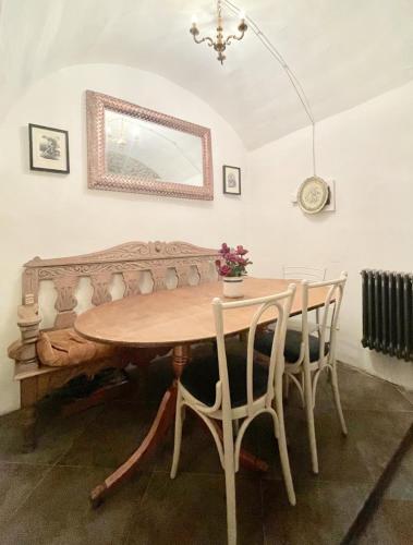 Fotografie z fotogalerie ubytování Casa Valentino in Via Liberale Isolabona Sleeps 8 Isolabona Italy v destinaci Isolabona
