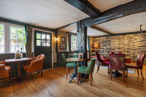 Χώρος καθιστικού στο The George Hotel, Dorchester-on-Thames, Oxfordshire - The Coaching Inn Group