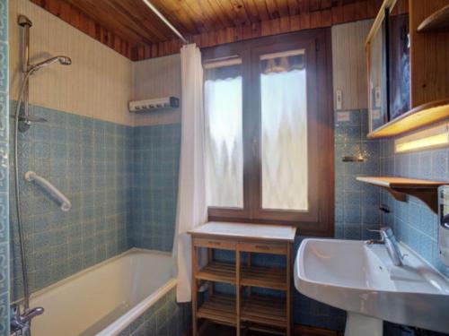 Ванна кімната в Appartement La Toussuire, 3 pièces, 6 personnes - FR-1-417-146