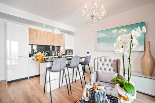 3 Puerto Banus luxurious apartment in the heart of the port