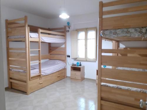 Bunk bed o mga bunk bed sa kuwarto sa Fòndaco Pietramonte