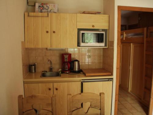 Appartement Châtel, 2 pièces, 4 personnes - FR-1-200-177にあるキッチンまたは簡易キッチン