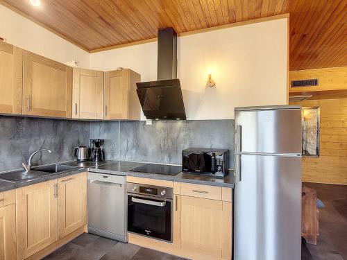 Appartement rénové 3* à La Toussuire, balcon sud, 150m pistes, 2 chambres, parking, 7 pers. - FR-1-416-53