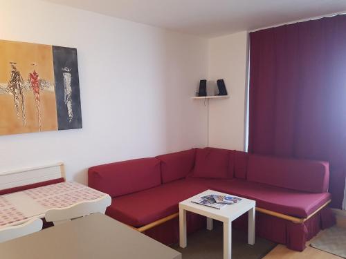 Appartement Les Menuires, 2 pièces, 4 personnes - FR-1-452-74にあるシーティングエリア