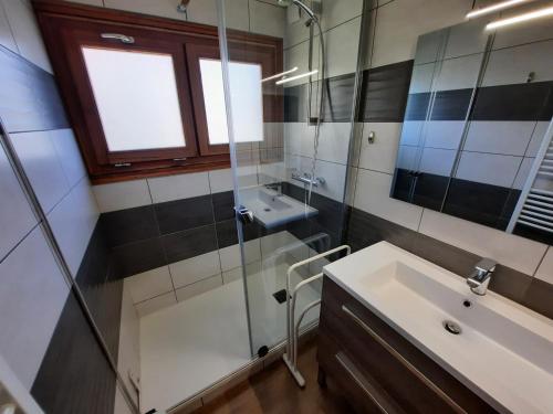 Appartement Classique aux Ménuires pour 8, ski aux pieds, animaux admis - FR-1-452-182