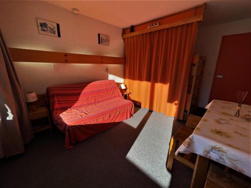 Studio 4 pers ski au pied aux Menuires, animaux admis - FR-1-452-190