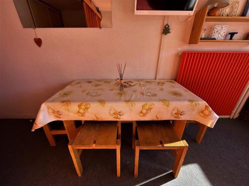 Studio 4 pers ski au pied aux Menuires, animaux admis - FR-1-452-190