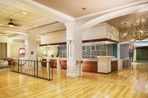 Wyndham Garden Lake Buena Vista Disney Springs® Resort Area Image