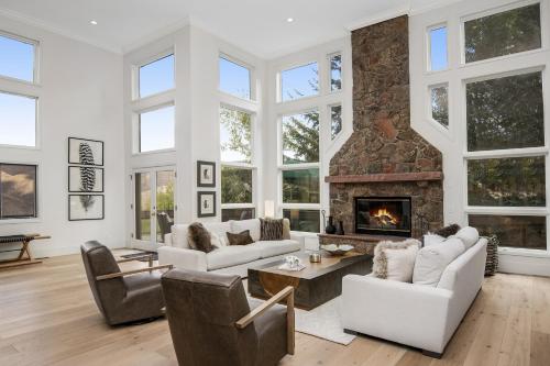 Welcome to the Modern Mountain Luxury! home