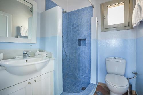Koupelna v ubytování Roi Boutique Suites