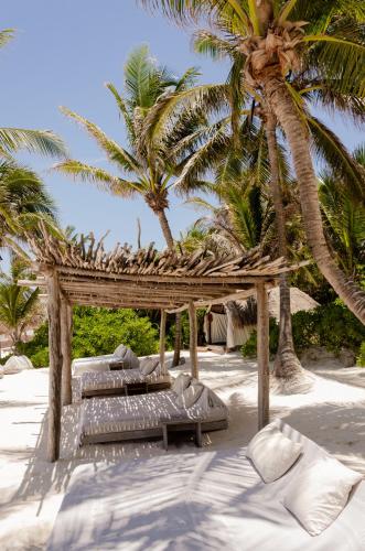 Taman di luar La Valise Tulum, member of Small Luxury Hotels