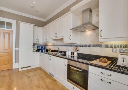350 Langland Bay Manor – Photos 2
