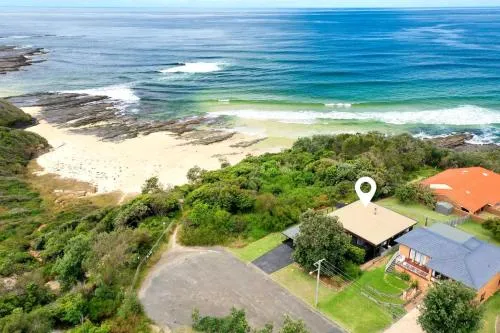 Bommie Coastal Headland picture