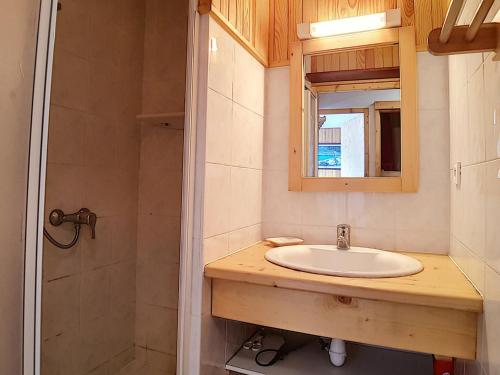 Les Menuires : Appartement 6 pers, balcon, skis aux pieds - FR-1-344-757