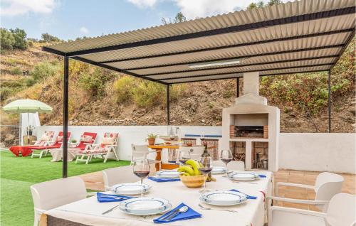 Awesome Home In Malaga