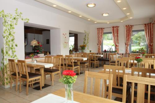 En restaurant eller et spisested på Gasthof Reiner