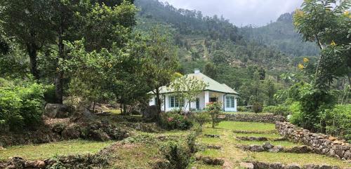 Gallery image of The Haldummulla Estate - Picturesque planters bungalow on organic tea estate in Haldummulla