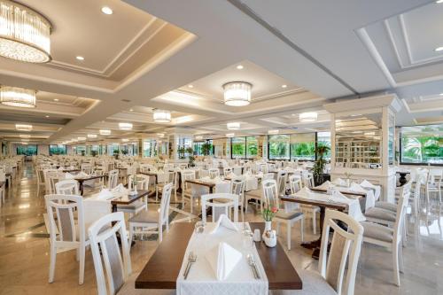 Nhà hàng/khu ăn uống khác tại Bellis Deluxe Hotel & Heated for Winter Aqua Park