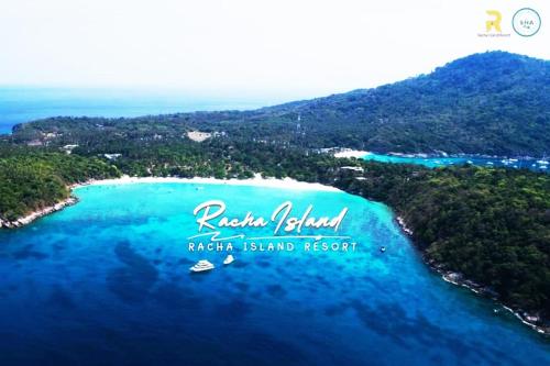 una vista aérea de la isla de raja raisin en Racha Island Resort (Rayaburi), en Ko Racha Yai 