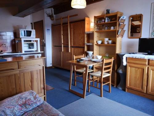 Studio ensoleillé à Notre-Dame-de-Bellecombe, proche pistes, balcon, parking, casier à ski, 4 pers. - FR-1-595-28