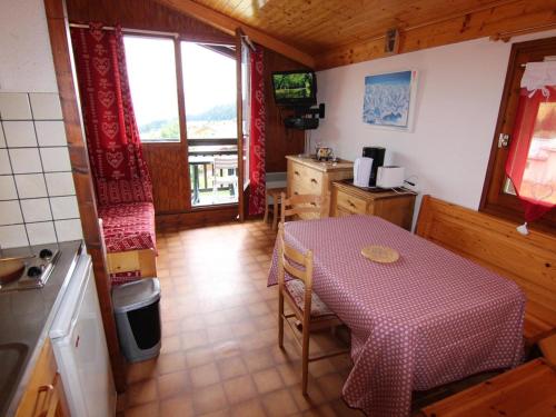 Photo de la galerie de l'établissement Charmant T2 aux Saisies, 4 pers, parking privé, près des pistes et commodités - FR-1-594-135, à Hauteluce