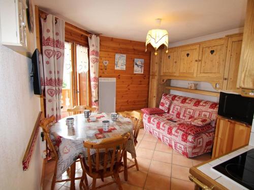 Appartement en Forêt des Rennes II, 2 Pièces + Cabine, Balcon, 4 Pers., Proche ESF, Classé 2 Étoiles - FR-1-594-168