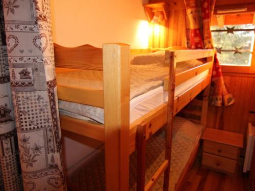 Двох'ярусне ліжко або двоярусні ліжка в номері Appartement Les Saisies, 2 pièces, 6 personnes - FR-1-594-116