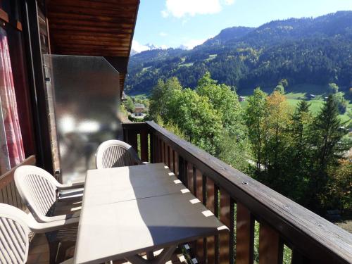 Photo de la galerie de l'établissement 2 pièces confortable avec balcon, 6 personnes - Le Grand-Bornand - FR-1-458-126, au Grand-Bornand