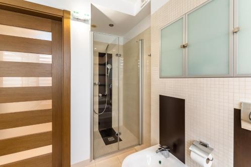 Kúpeľňa v ubytovaní CHILLIapartamenty- Zielone Tarasy- Aleksander
