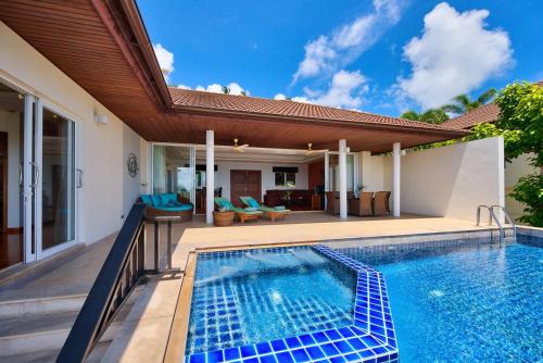 an image of a swimming pool in a villa at Villa Baan Saitara in Lamai