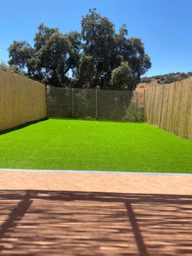 Taman di luar Casa Royal, Mancha Real, Jaén