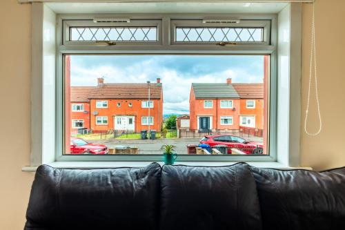 Posezení v ubytování Scotia House -3 bed house in Larkhall with private driveway