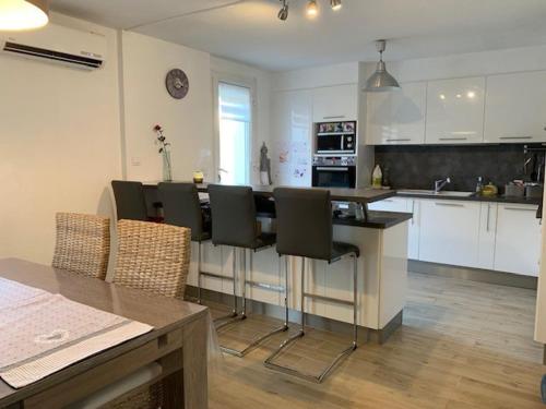 Villa 95m² avec jardin, climatisation et Wifi à Balaruc-les-Bains - ⭐⭐⭐ Etoiles - FR-1-503-126