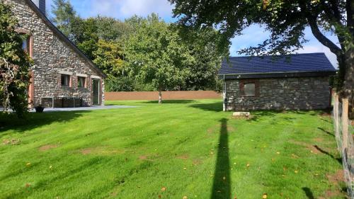 Les Highlands - Maison de vacancesにある庭