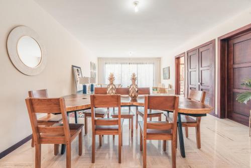 Χώρος καθιστικού στο Beautiful 2 BR apartment at Portillo