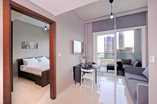 Reva Residences – 5 min to City Center Downtown – views to the Canal