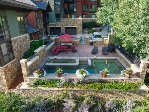 Impeccable Lakeside Penthouse – Photos 2