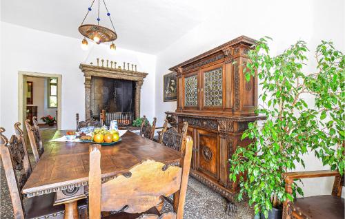 Gambar di galeri bagi Cozy Apartment In Feltre With Wifi di Feltre